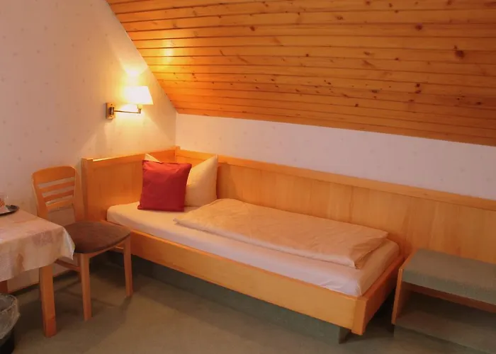 בית הארחה Schwarzes Lamm 3*