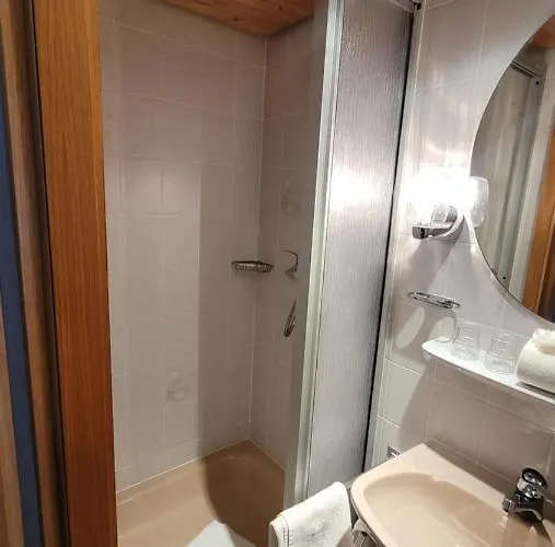 Schwarzes Lamm בית הארחה