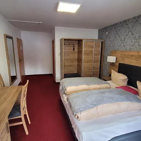 Guest house Schwarzes Lamm 3*